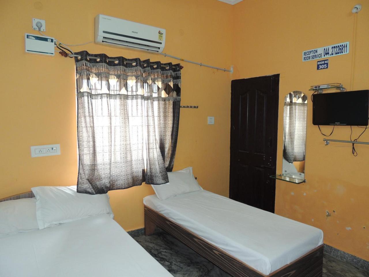 Radha Party Hall Kanchipuram Exterior photo